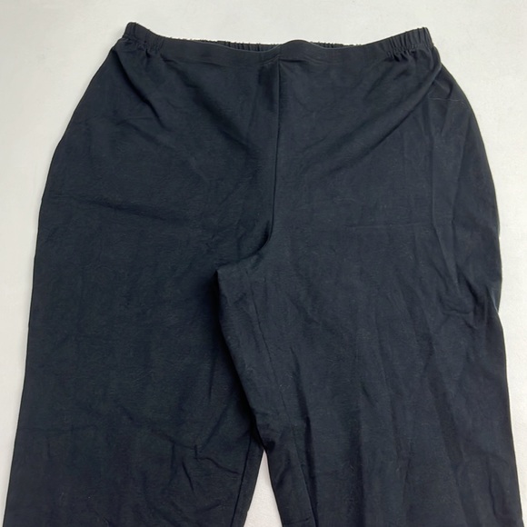 Women With Control Black Knit Capri Pants - Picture 2 of 7